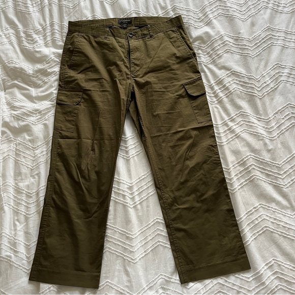 Banana Republic Cargo Pants - Picture 2 of 7